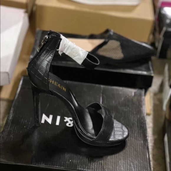 Shoes - Picture 6 of 6